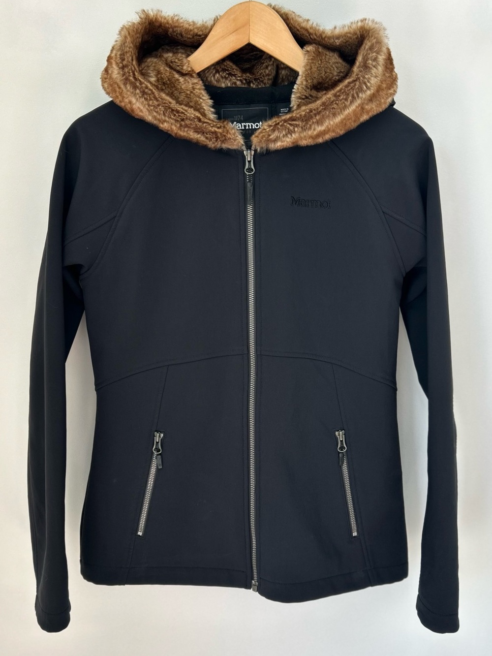 Marmot Black Fleece Lined Softshell Jacket Faux Fur Hood Women’s Medium - Picture 2 of 6